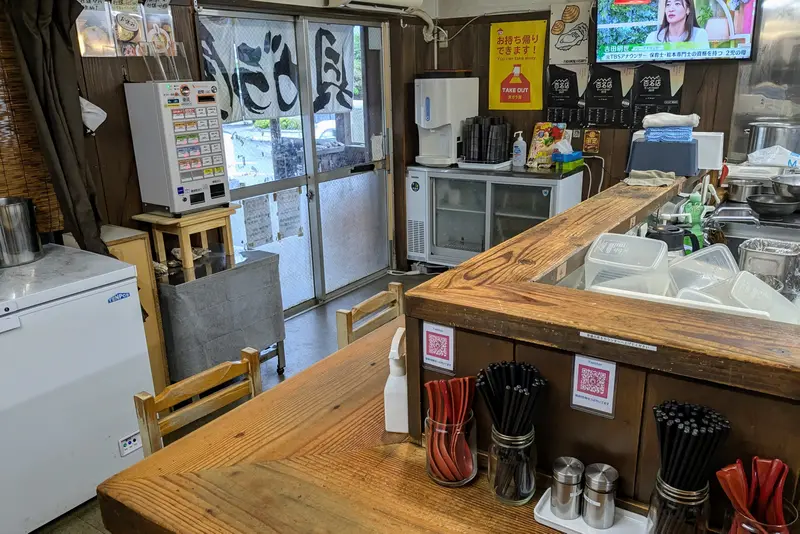 貝ガラ屋　店内