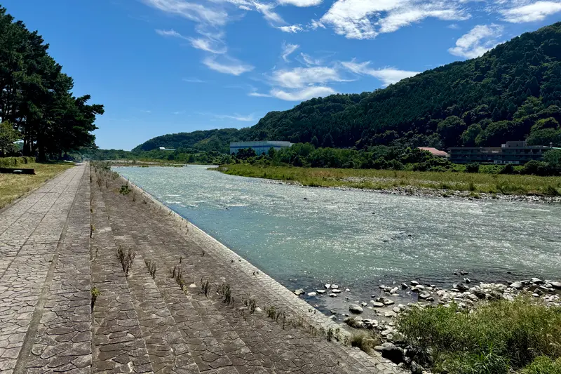 上大島キャンプ場　相模川