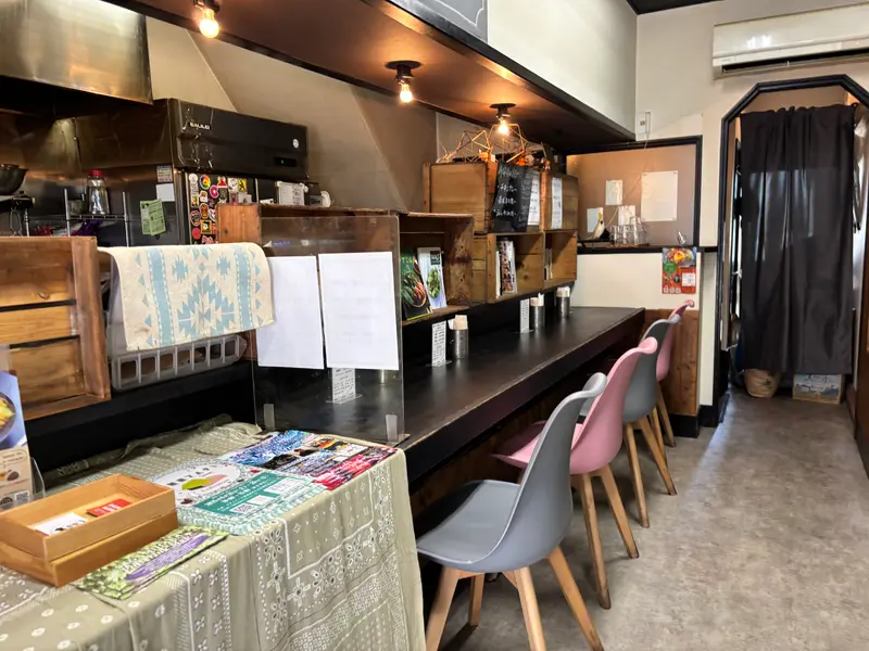 MOGUMOGU 店内1階