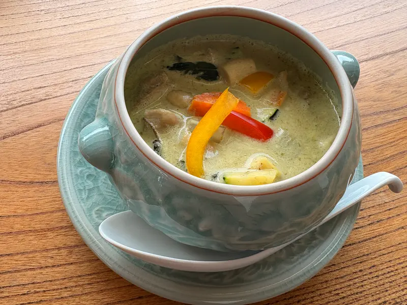 Thai teracce Ledu カレー