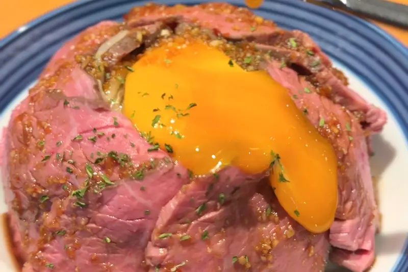 ミートル ローストビーフ丼