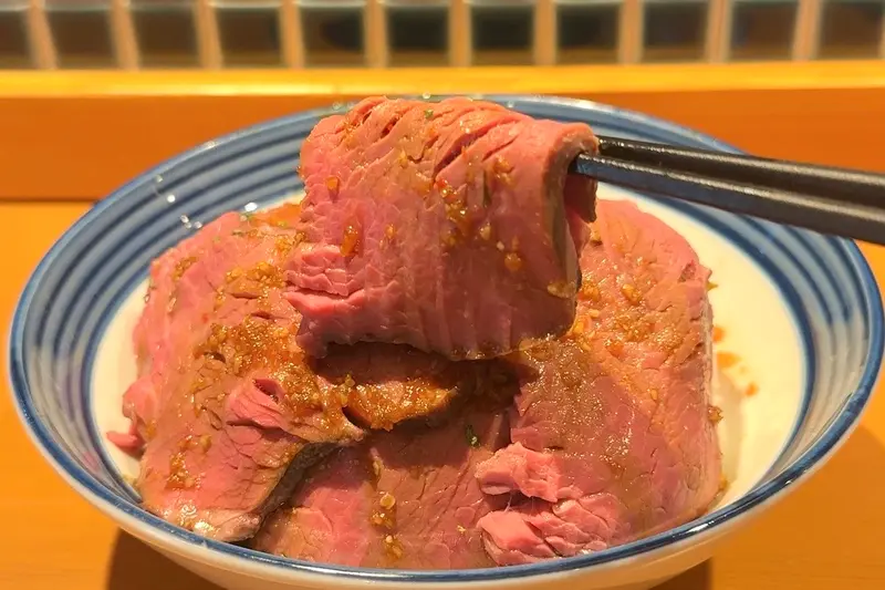 ミートル ローストビーフ丼