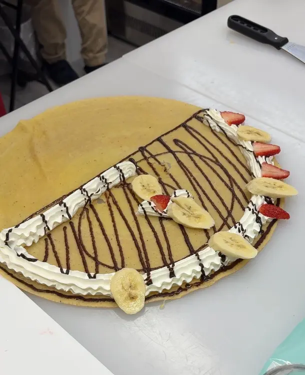 クレープショップSARU淵野辺店_クレープ調理