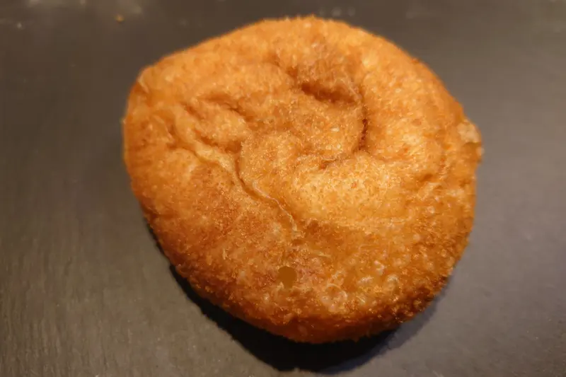 715ベーカリー_蜜いもカレーパン