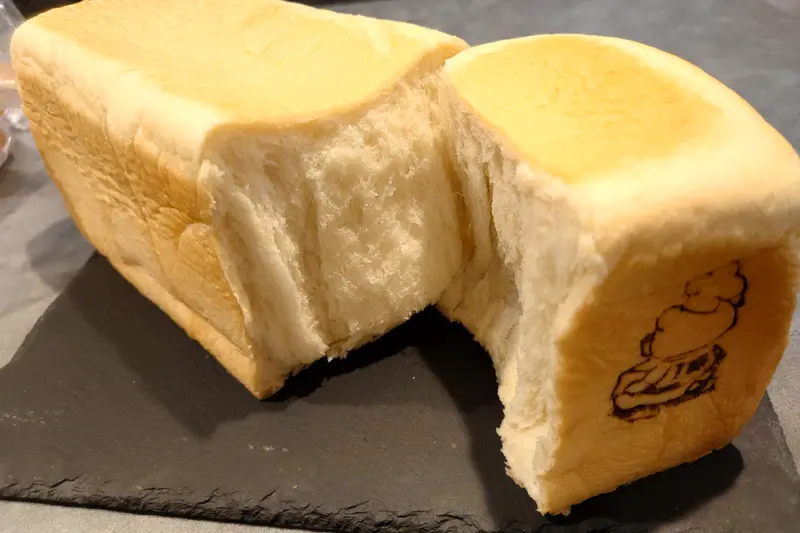 715ベーカリー_食パン断面