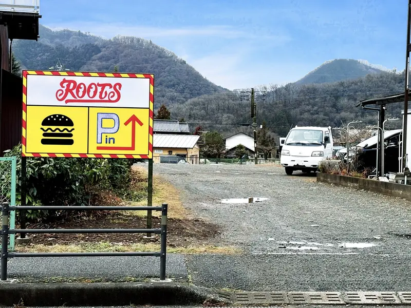 ROOTS　駐車場