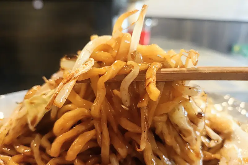 南橋本駅西口に2026年7月7日オープンした焼きそば専門店「そばやき。」_そばやきの麺