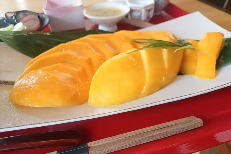 『フルーツかき氷定食』が食べられる、相模原市緑区長竹に2026年7月11日オープンの『たすく』_『マンゴーかき氷定食』のマンゴー