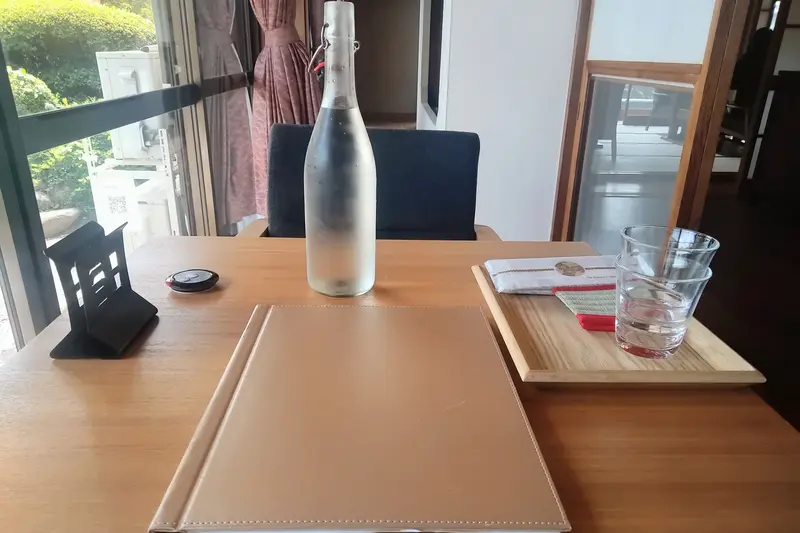 『フルーツかき氷定食』が食べられる、相模原市緑区長竹に2026年7月11日オープンの『たすく』_テラス席