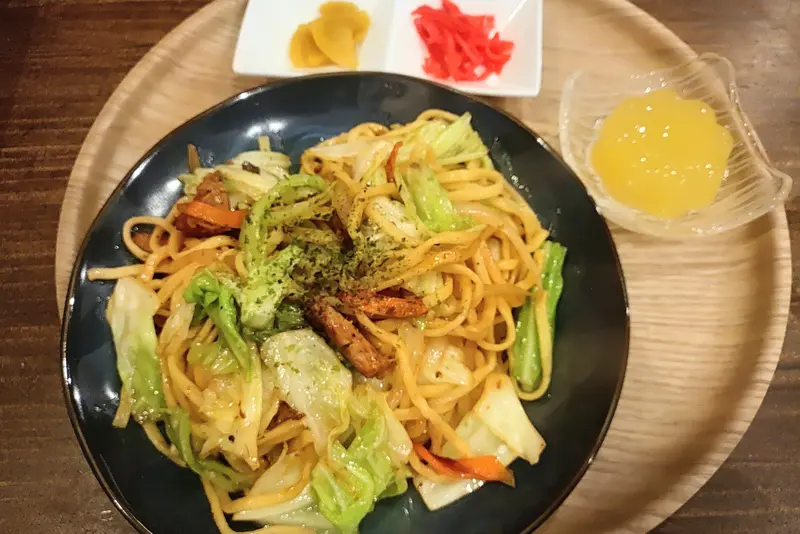相模原駅南口の「沖縄おばぁの店凛」の人気メニュー「さば味噌焼きそば」が、「沖麺さばみや」にメニュー名変更_沖麺さばみや