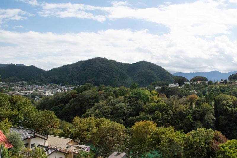 日連山などを望む