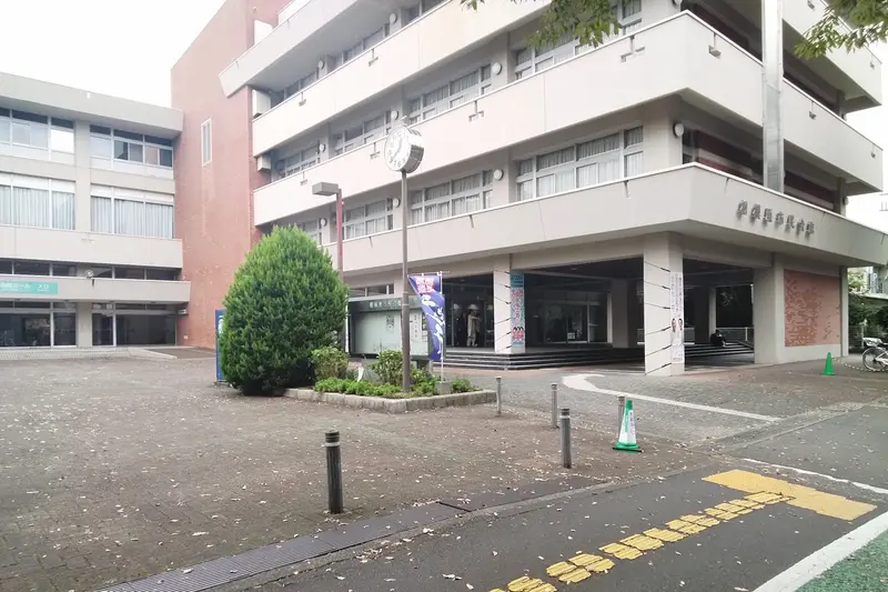 相模原駅南口の「相模原市民会館」_外観