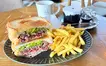 津久井の自然に癒される古民家カフェ『44apartment』でバーガー＆スイーツを満喫