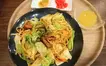 これはクセになる！さばの旨みと味噌のコクが絡む『沖麺さばみや』を実食