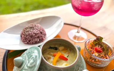 自然に癒される絶景タイ料理ランチ！藤野の隠れ家『Thai terrace Ledu』で森林浴と美食体験