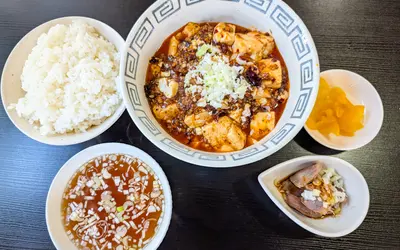 横浜中華街仕込みの四川×老舗の広東。二世代で味を紡ぐ『香林』