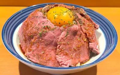並んででも食べたい、肉尽くし。山盛り肉食堂『ミートル』