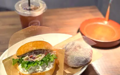 ベーグルがおいしいのはもちろん、人のあたたかさにも会える店『HITOTSUKI BAGEL』