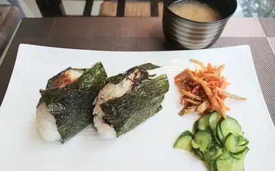 月曜昼間限定！ふっくら『おにぎり』が楽しめる『おにぎりcafeむすびや』オープン