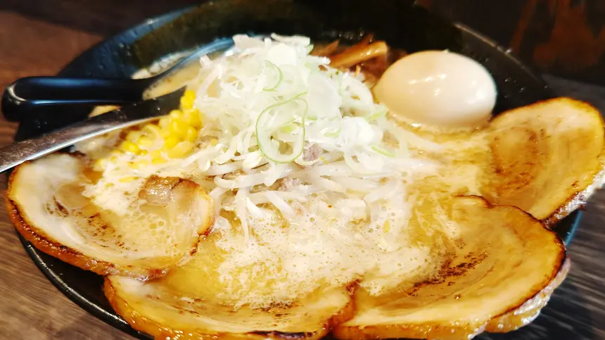 札幌ラーメン『左馬(さうま)』の特製味噌ラーメンが激ウマ！朝ラーもやってる！