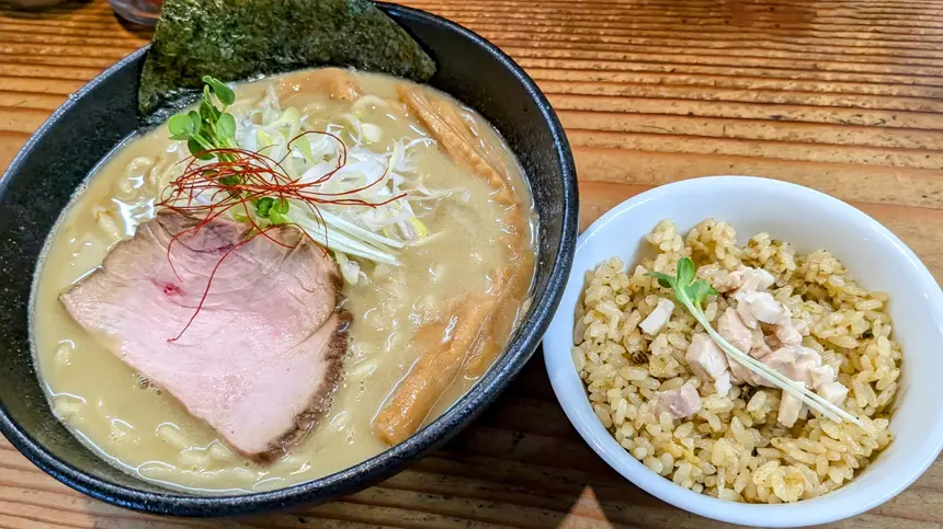 相模原随一の濃厚牡蠣出汁ラーメン『貝ガラ屋』で牡蠣ソバの真髄をみた！