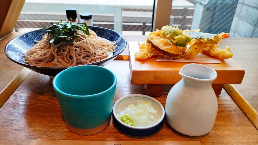 蕎麦Cafe Diningいろは