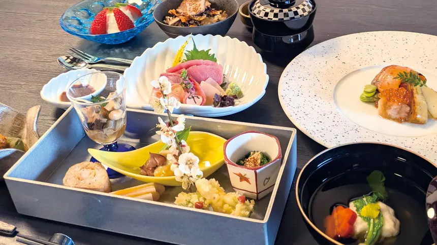 茅葺き古民家で味わう本格懐石。美意識が詰まった『懐石料理 寿麹庵JYUKOUAN』