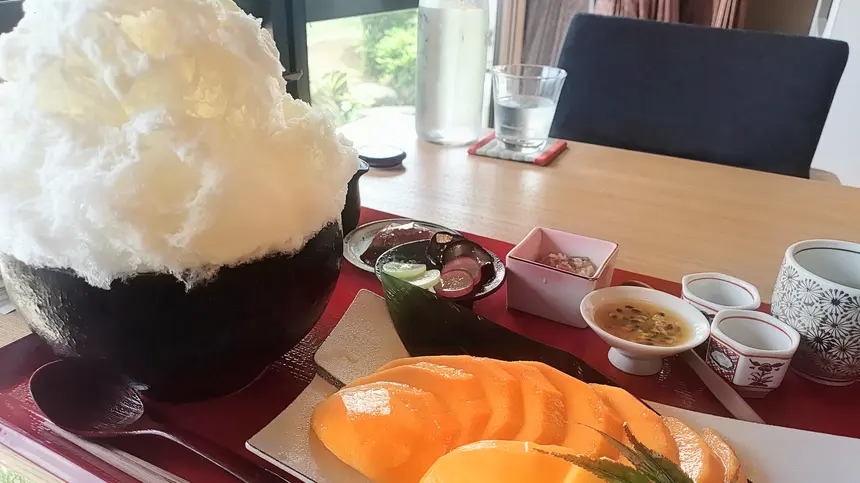 【相模原】かき氷が“白米”！？完熟マンゴーをおかずに食べる『フルーツかき氷定食』がすごかった