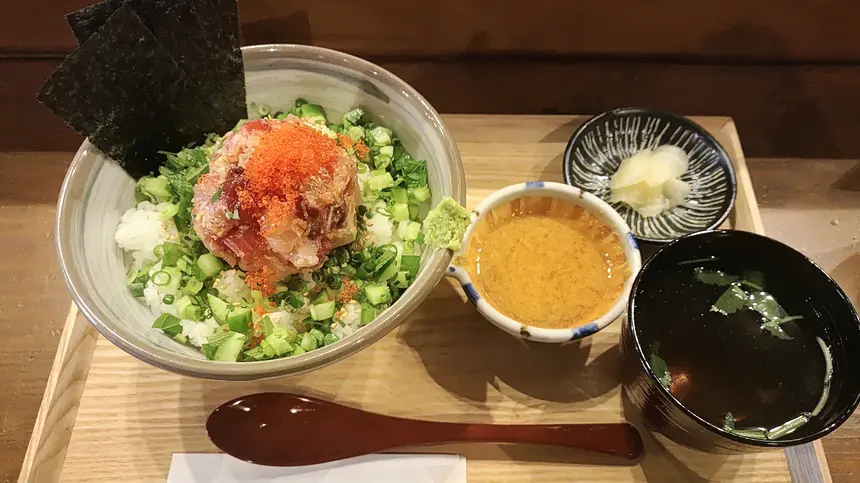 一杯で3度おいしい！相模大野の新店『旬肴家やえい』の『海鮮胡麻だれ丼』を実食