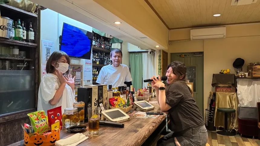 60分2,000円で飲み放題＆歌い放題！淵野辺『楽だ』で名物“伯方の塩チャレンジ”に挑戦
