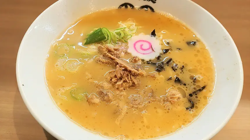 豚骨のコクに塩ダレのキレ！自家製麺が光る新店『自家製麺のの』
