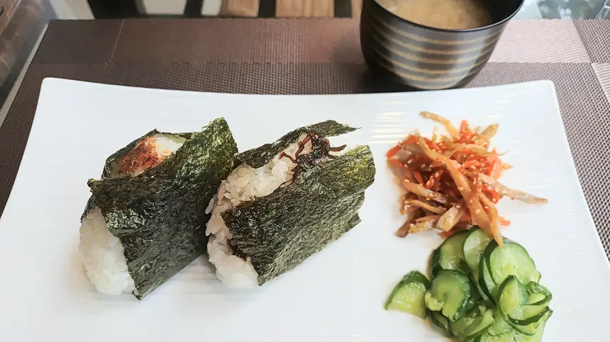 月曜昼間限定！ふっくら『おにぎり』が楽しめる『おにぎりcafeむすびや』オープン